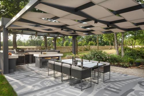 Villa Green Frame - image 3