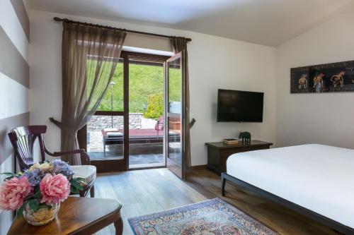 370203413 Boutique Hotel Villa Sostaga