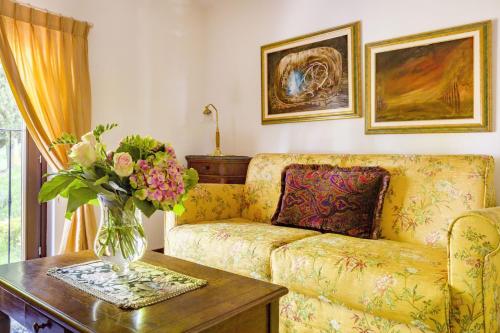 370209134 Boutique Hotel Villa Sostaga