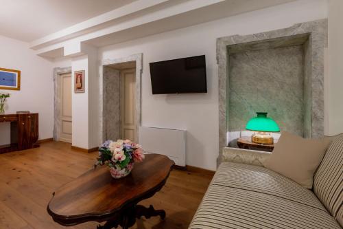 370209988 Boutique Hotel Villa Sostaga