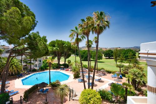 BEAUTIFUL 2 BED APARTMENT WITH POOL AND GOLF VIEWS