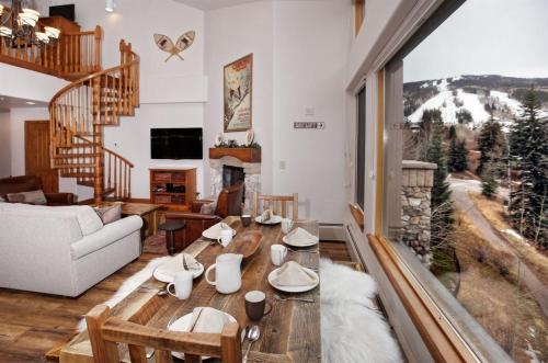 Beaver Creek Elkhorn Lodge 4 Bedroom Residence With Ski In, Ski Out Access And A Short Walk To Beaver Creek Village in Beaver Creek, USA