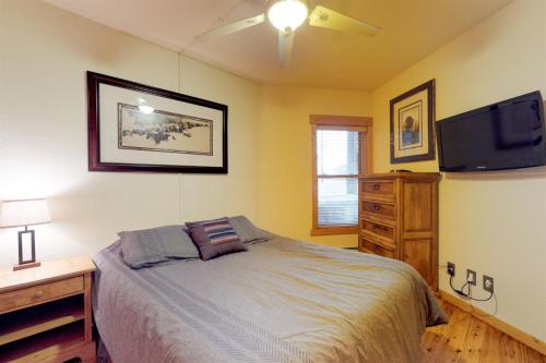 2605 Tenderfoot Lodge - image 10