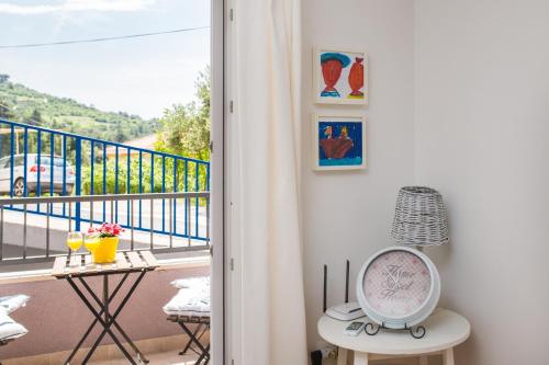 Studio Apartment Cosy & Artsy - image 14
