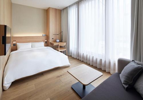 MUJI HOTEL GINZA – Tokyo, NY