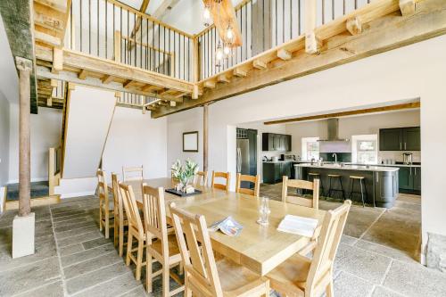 Top Barn - image 13
