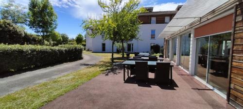 設施, Villa Rose de Mons - Résidence Services Senior (Villa Rose de Mons - Residence Services Senior) in 拉布雷德