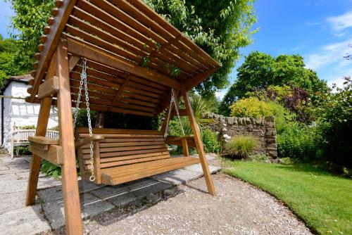 Craigadam Lodge with Hot tub