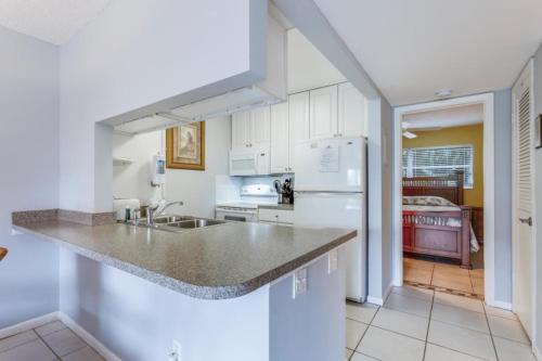 Sanibel Arms D2 - main image