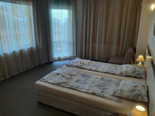Twin Room with Sea View image 10