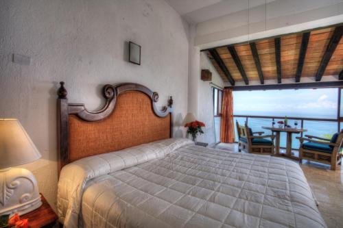 Eight-Bedroom Villa with 3 Private Pools image 3