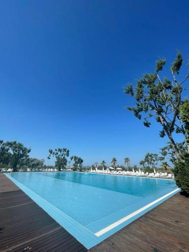 Divjaka Resort in トレヴェラゼル