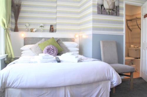 Double Room image 10