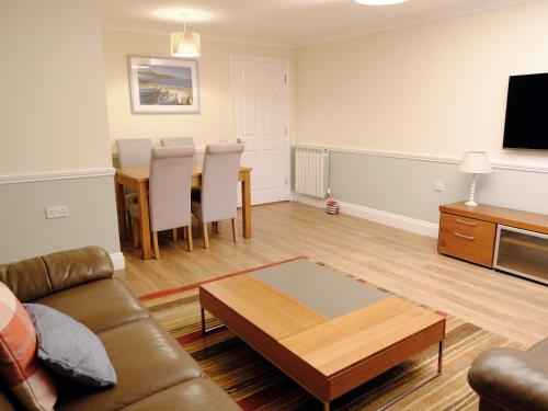 Ellingham Self-Catering Cottages - image 12