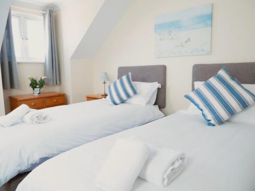 Ellingham Self-Catering Cottages - image 8