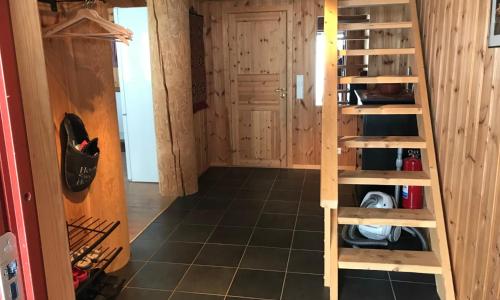 Entrada, Berghstua - Natrudstilen på Sjusjøen (Berghstua - Natrudstilen pa Sjusjøen) in Sjusjoen