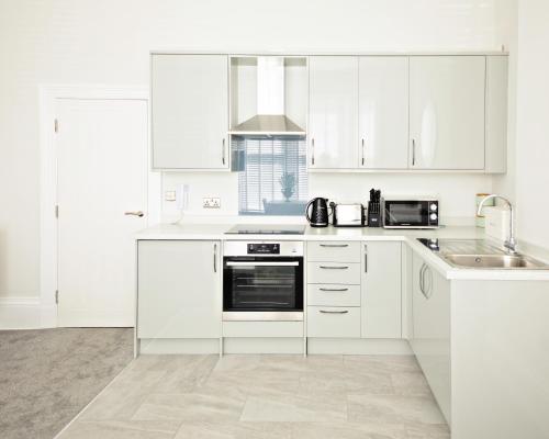 71 East Parade - image 2