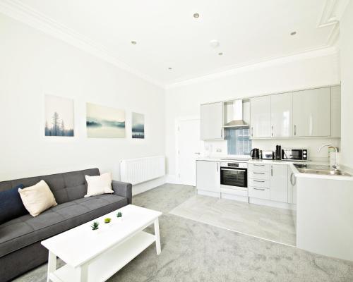 71 East Parade - image 7