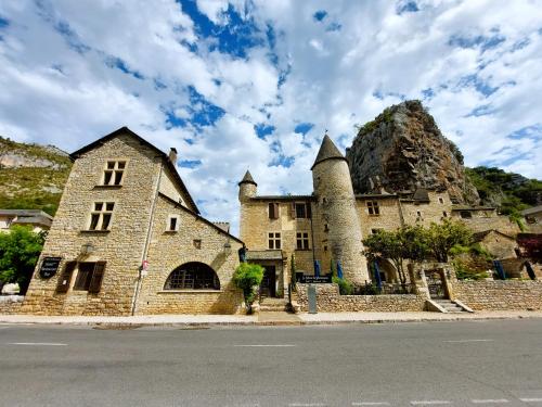 Hôtel-Restaurant Le Manoir De Montesquiou