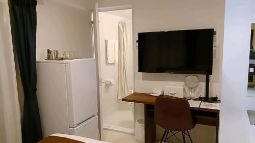 Economy Twin Room image 1