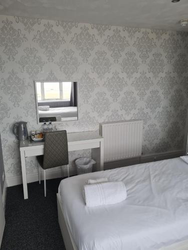 Queens Plaza Hotel - image 9