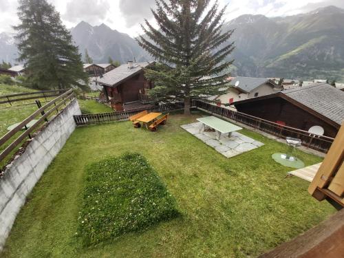 Dominique - image 6