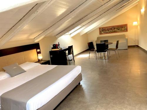 Junior Suite - Attic image 8