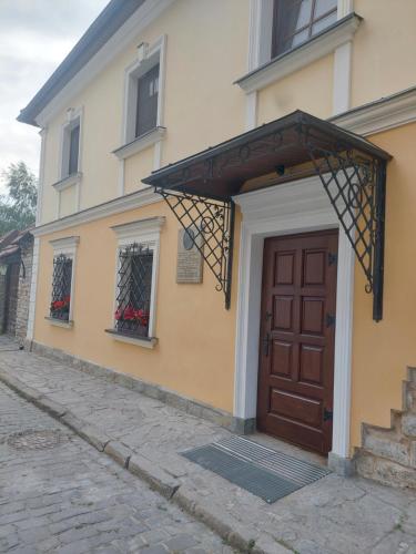 Udvendig, Spadok in Kamenets Podolskiy