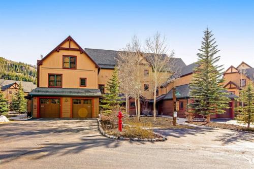 Keystone 3 Bedroom Town House at Red Hawk Walk to Gondola - main image