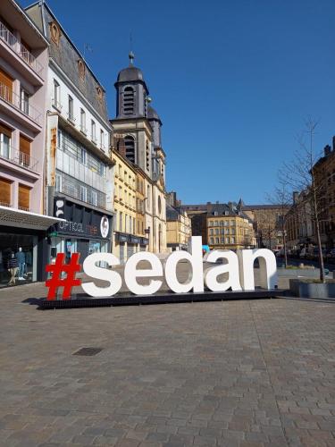 Appart plein centre, balcon - 4 personnes in เซด็อง