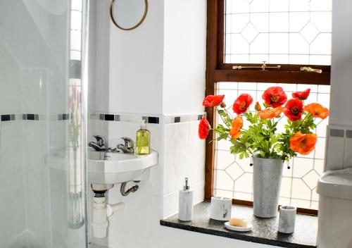 Bathroom, The Tower, Moray Firth Holiday Home in Kinloss