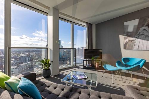 Staying Cool at Rotunda Apartments, Birmingham, United Kingdom