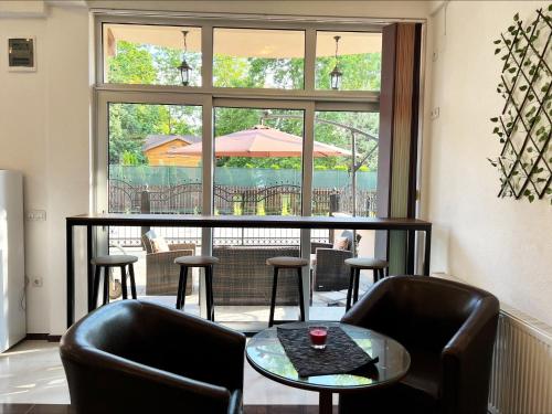 Előcsarnok, Majap hostel in Voska