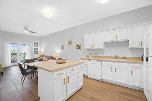 Seagrove Highlands by Panhandle Getaways - 발코니/테라스