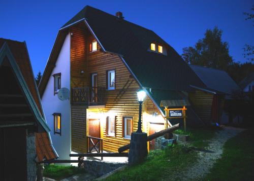 Snežna Kuća Apartments