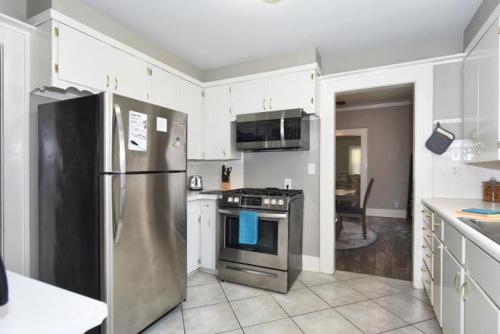 ENTIRE HOME*CHERRY ST*FOOD*FUN*DRINKS*SHOP*