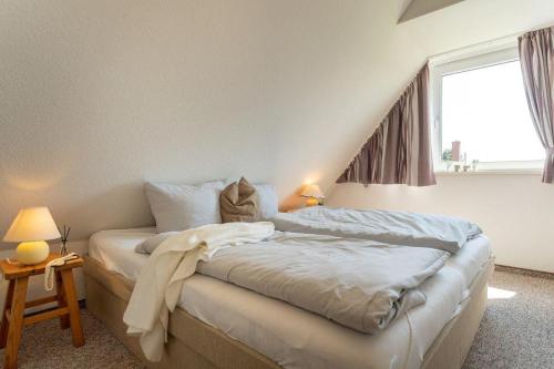 Am-hohen-Ufer-Reetdach-Haus-Ocean-Breeze-136 - image 4