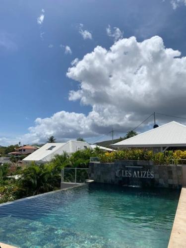 studio cosi, jardin privé, vue magique depuis piscine à débordement de la résidence, Le Diamant (foto 3)