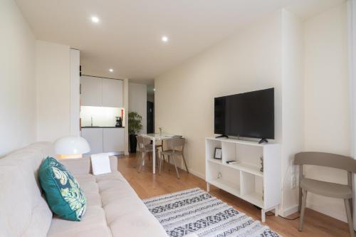 Domus 21 - Entreparedes