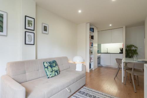 Domus 21 - Entreparedes