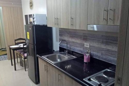 MOA Shore 2 1BR with Balcony WiFi Netflix Pool 4Pax, Manila (fotografie 2)