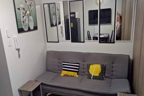 MOA Shore 2 1BR with Balcony WiFi Netflix Pool 4Pax, Manila (fotografie 4)