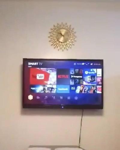 MOA Shore 2 1BR with Balcony WiFi Netflix Pool 4Pax, Manila (fotografie 10)