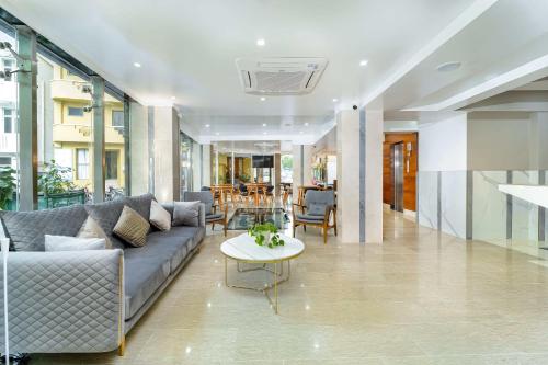 Lobby, Marukab Plaza near Raalhugandu