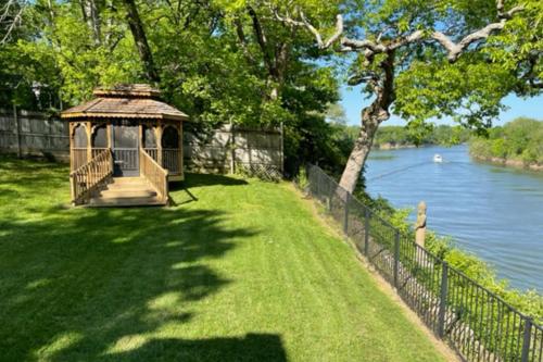 River Cottage on the Cumberland in Nashville, USA