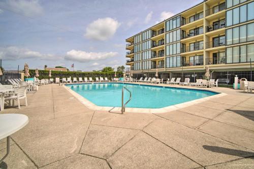 Welcoming Brigantine Condo w/ Ocean Views! in บริกันทีน (NJ)