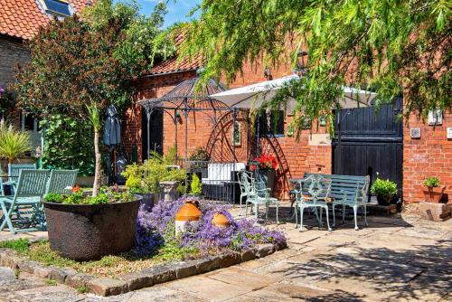 Finest Retreats - The Hayloft at Greystones - Apartment - Swinderby