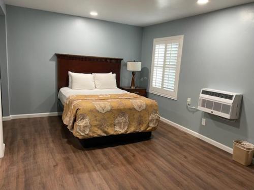 Blue Seal Inn - image 14