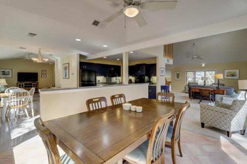 4 Grey Widgeon in South Beach