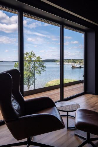 Suite with Lake View